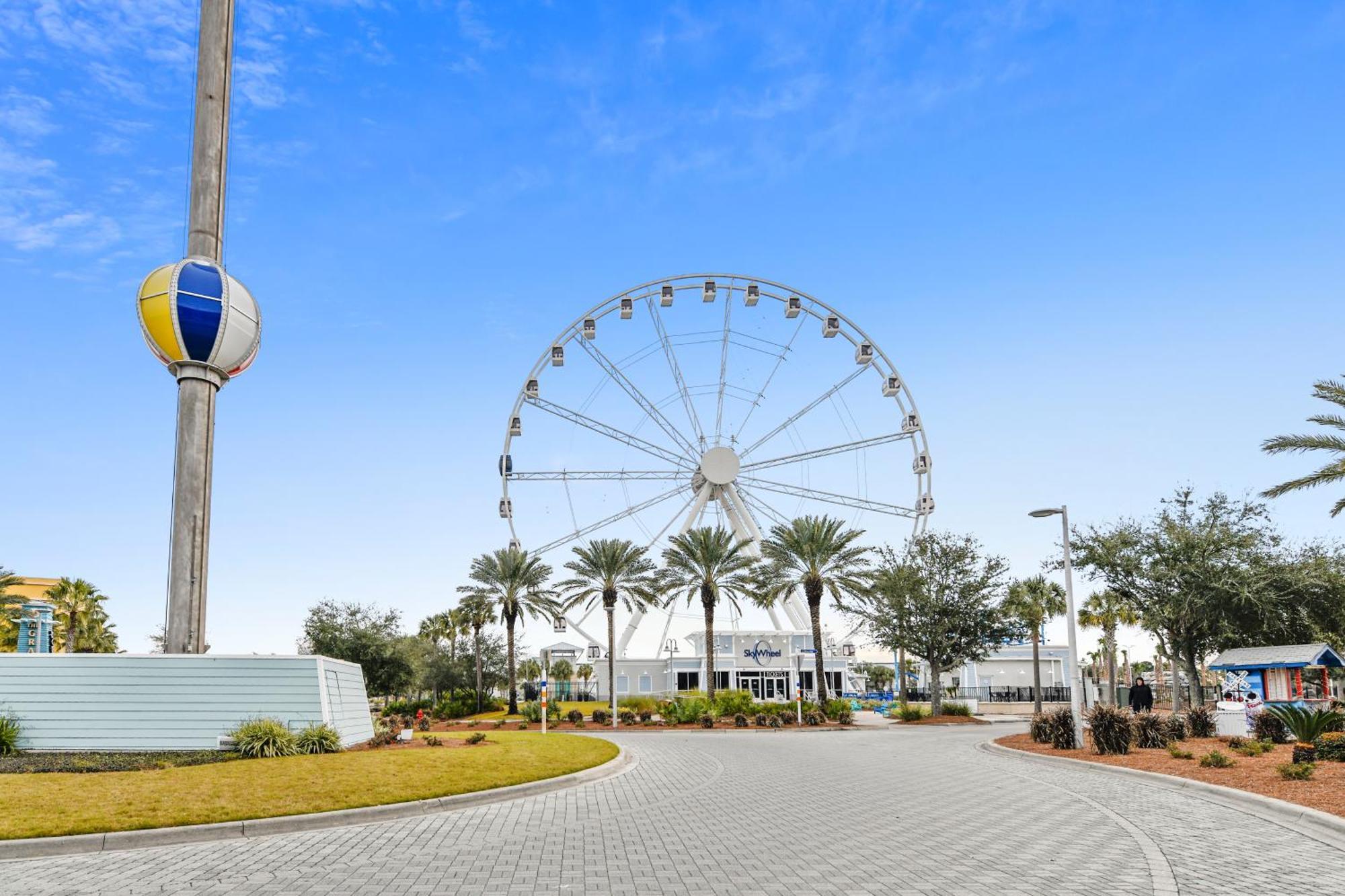 Majestic Beach Resort #1303-2 By Book That Condo Panama City Beach Exterior photo